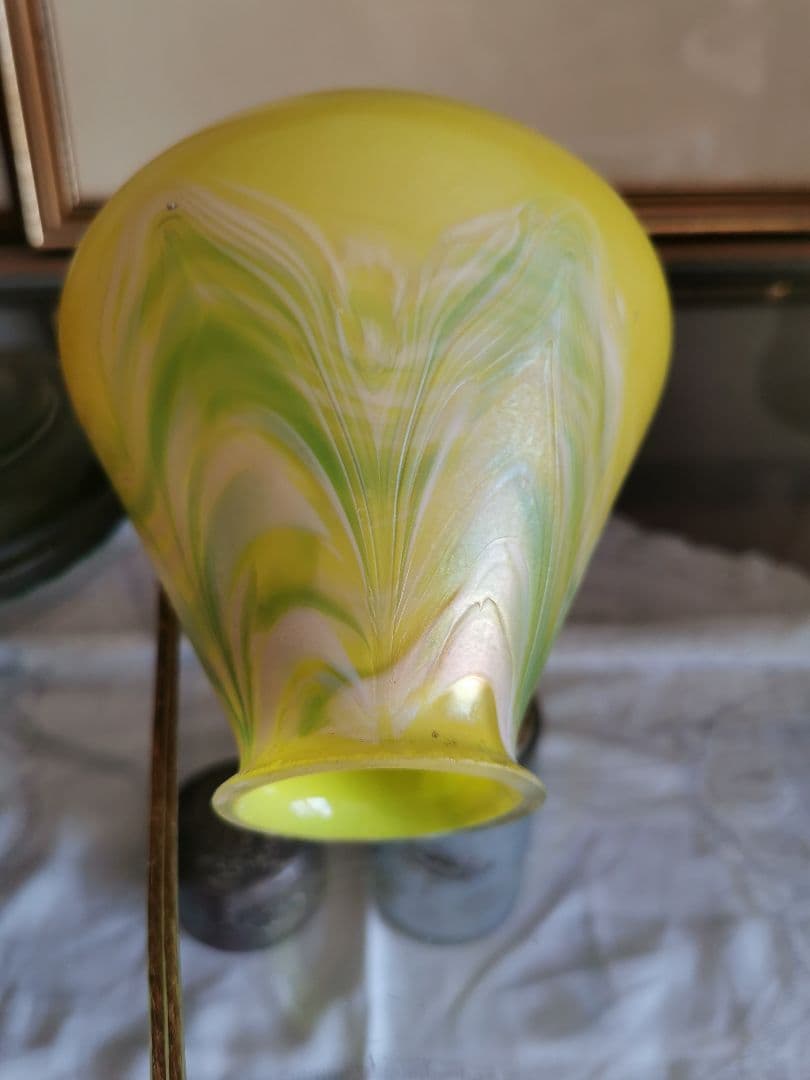 アンティーク 玉虫色イエロー&翠&乳白&桜 ファブリル系ガラス ランプ