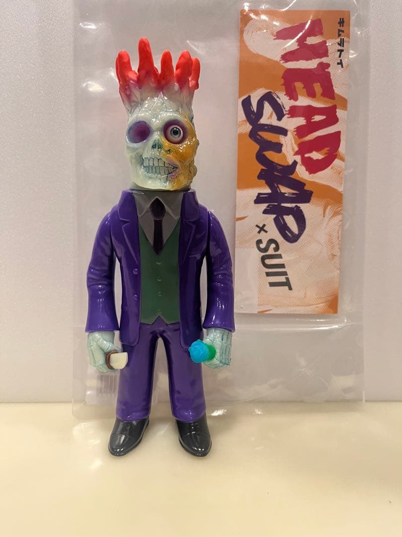 キムラトイ HEAD SWAP×SUIT 薔薇とナイフ ソフビ 蓄光（GID） - メルカリ