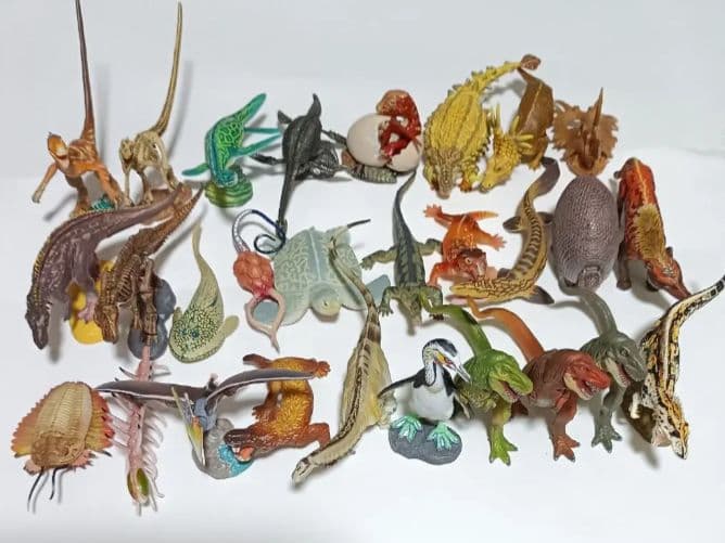 恐竜まとめ売り　チョコラザウルス　ダイノテイルズ　ダイノモデルス　ダイノワールド