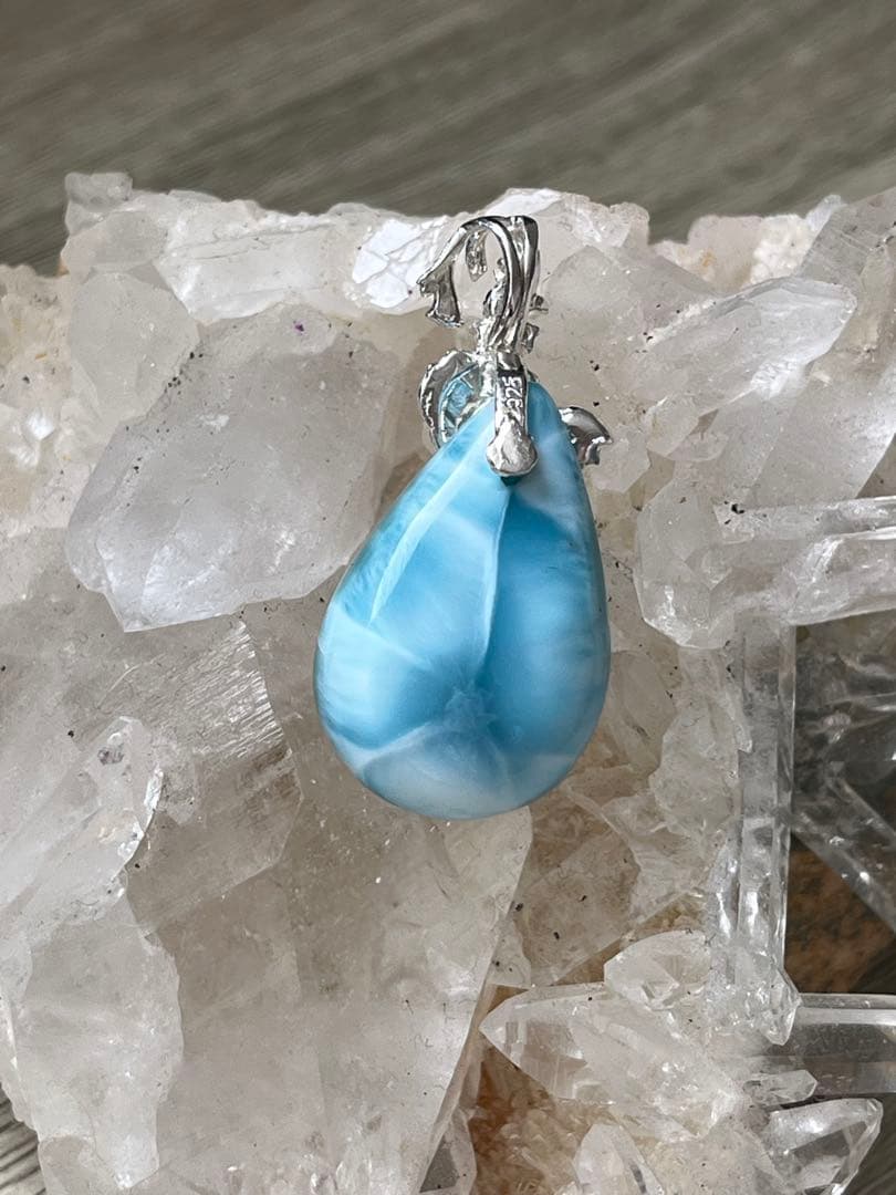 天然石☆高品質！ラリマーしずく型ペンダントトップ☆リーフバチカン