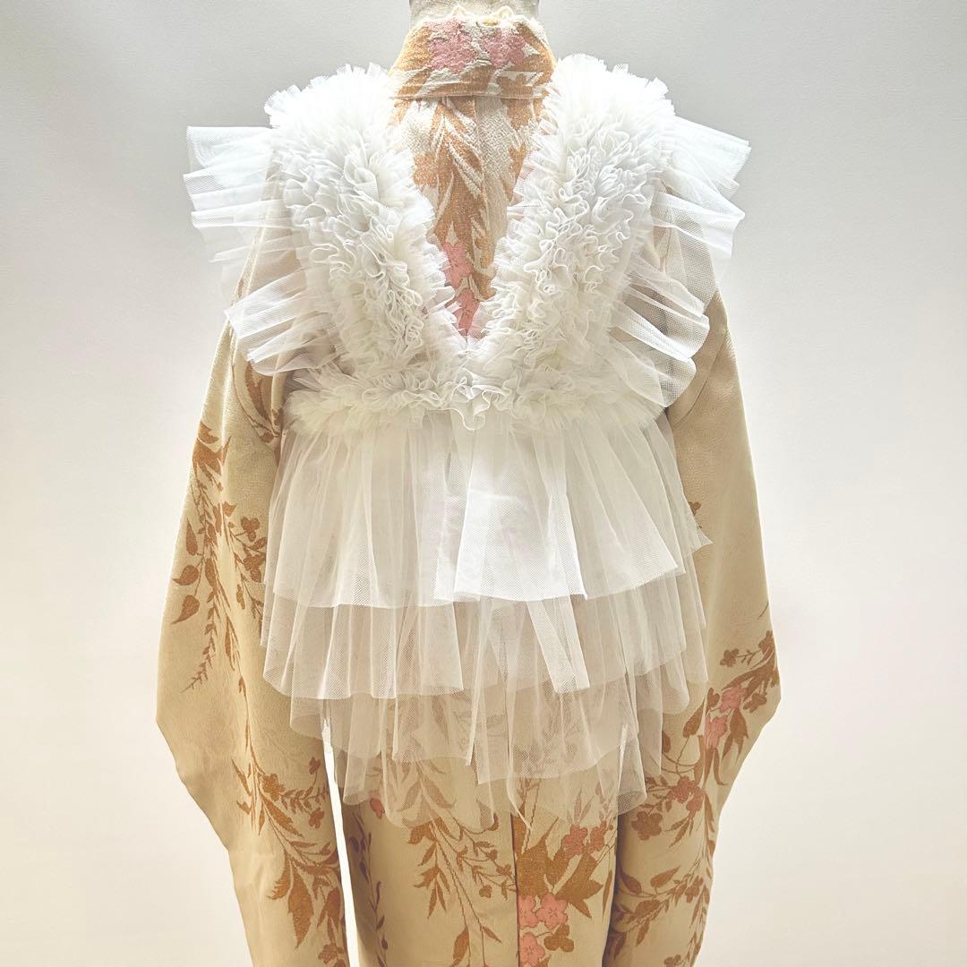 フリルホワイト　1点