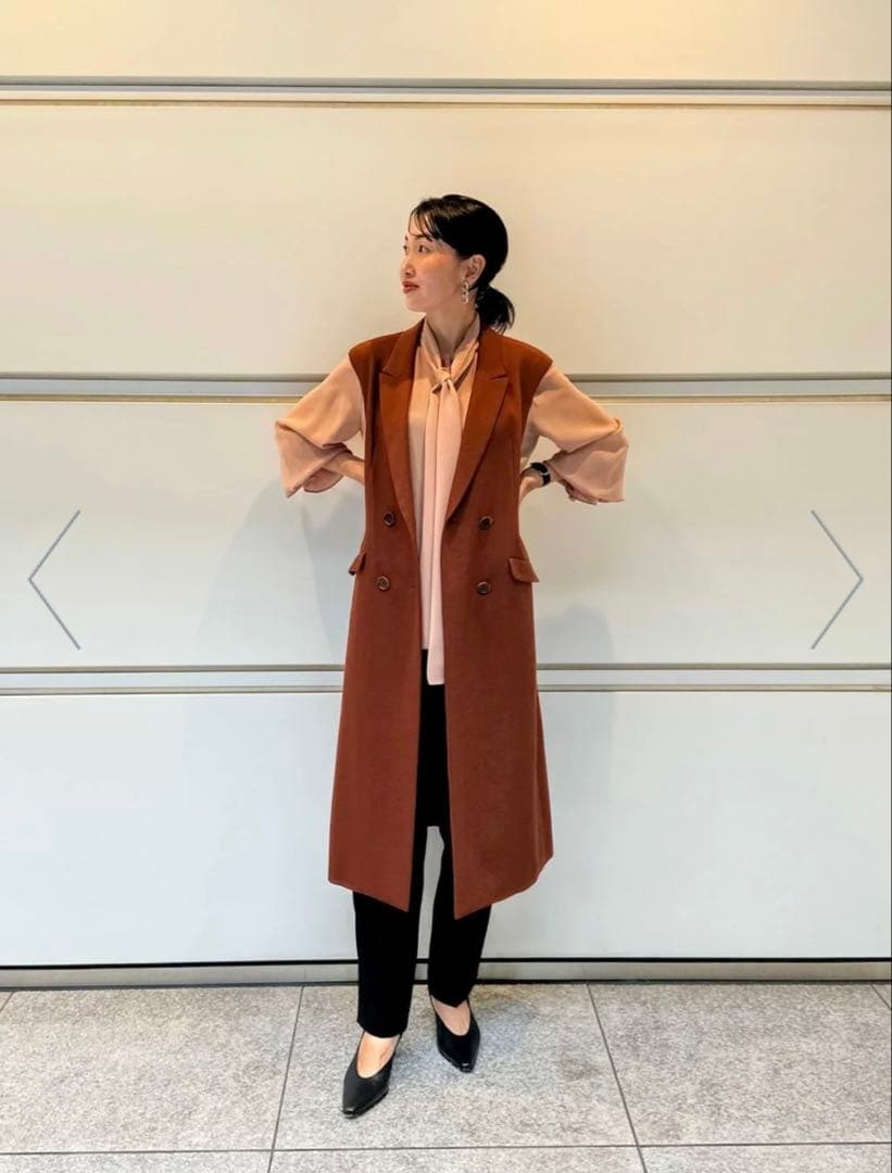 谷崎早耶 直筆 ダイナー衣装 チュウ