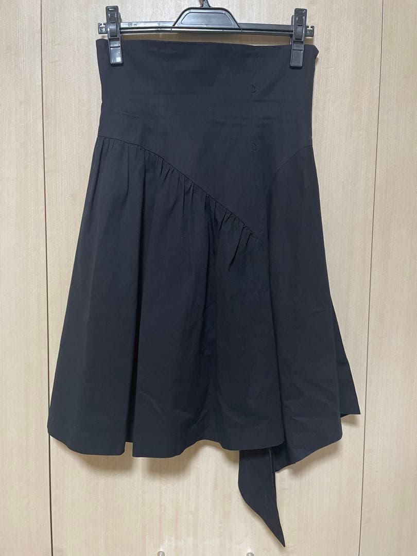 ブラックピースナウ ハイウエスト膝丈フレアスカート BPN