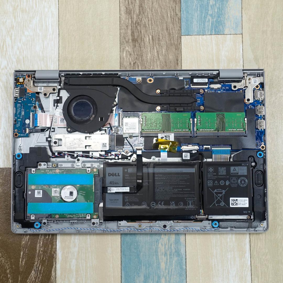 極美品の神速仕様✨11世代コアi3に超高速SSD＆大