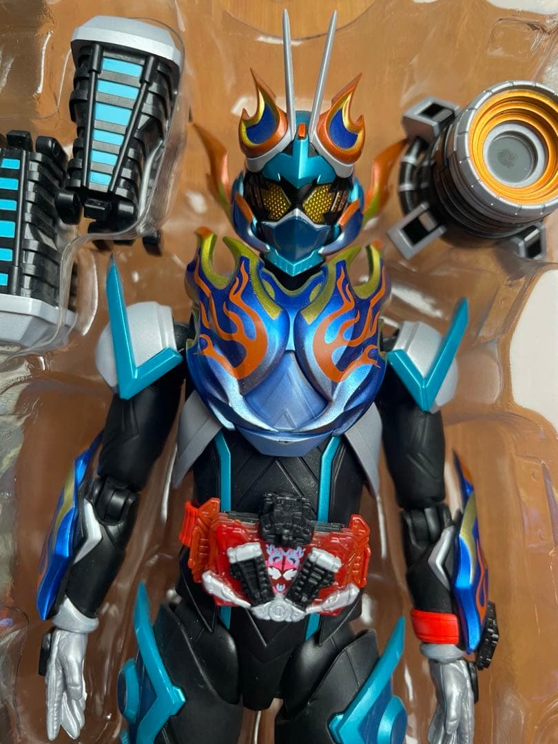 s.h.figuarts仮面ライダーファイヤーガッチャード＆ヴァルバラド