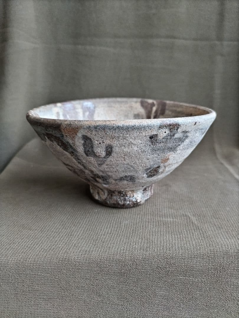 粉引茶碗 粉引酢次茶碗 銘 呉竹 | 公益財団法人 五島美術館