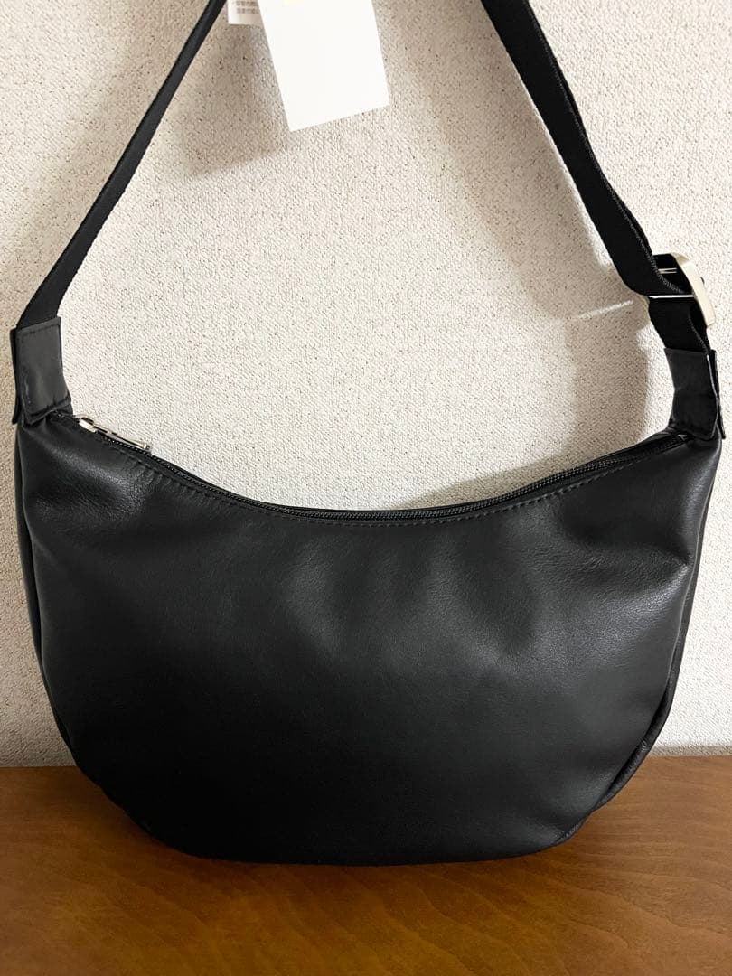 新品 russet ソフトレザーラウンドショルダーバッグ （CE-1326）