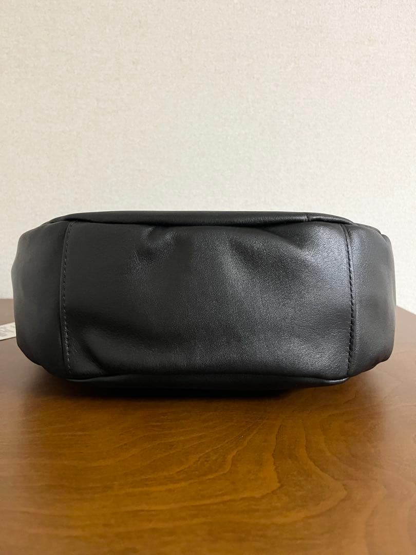 新品 russet ソフトレザーラウンドショルダーバッグ （CE-1326）