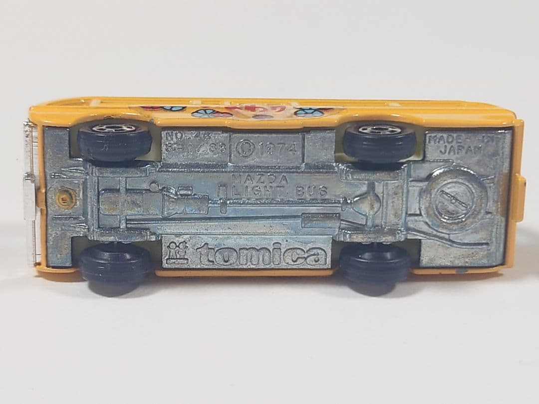 トミカ【46】 MAZDA LIGHT BUS ひまわり 幼稚園バス