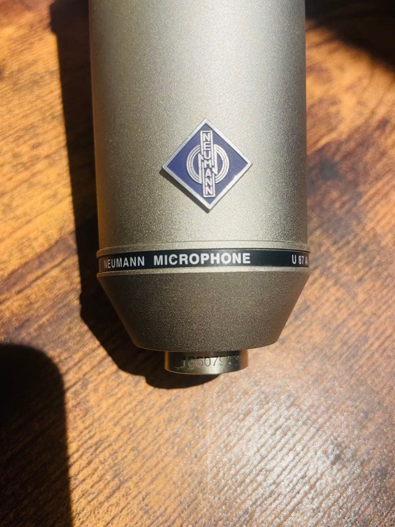 Neumann U 87 Ai スタジオセット　ケース/箱あり