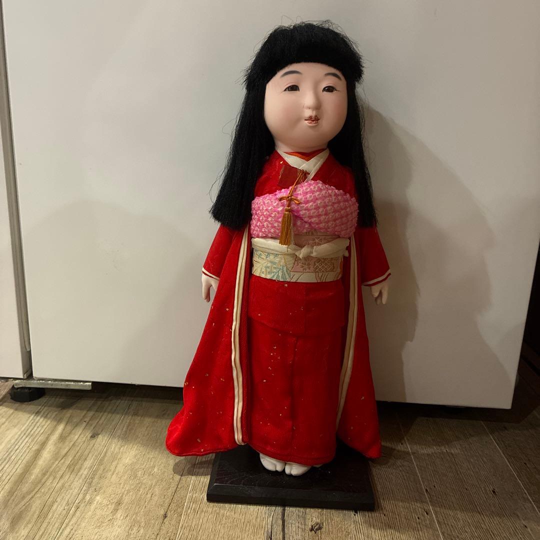 日本人形セット 赤い着物と黒い羽織 - メルカリ