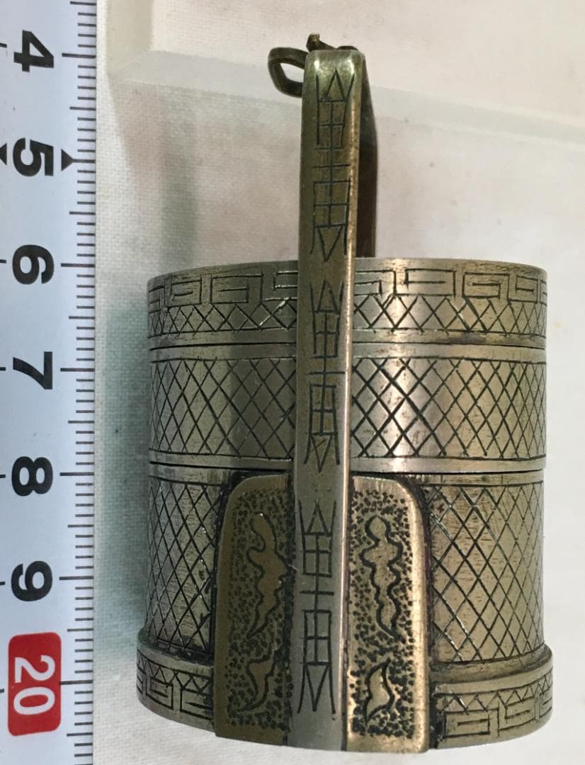 不詳の重函：[小さな三段重・金属(素材不詳)製]／おそらく中国製