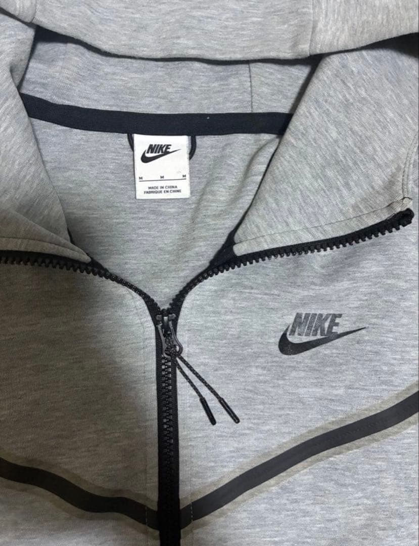 ナイキテックフリース セットアップ上下 Mサイズ グレー（内タグ付け）値下げ済み