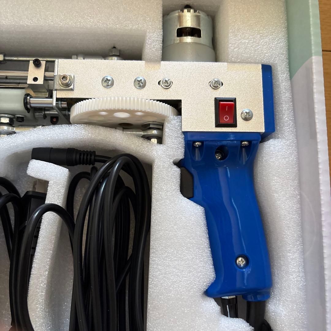 タフティングガン、ハンドメイド、カーペット刺繍