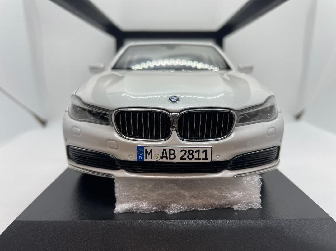 BMW特注 1/18 BMW 750Li ホワイト