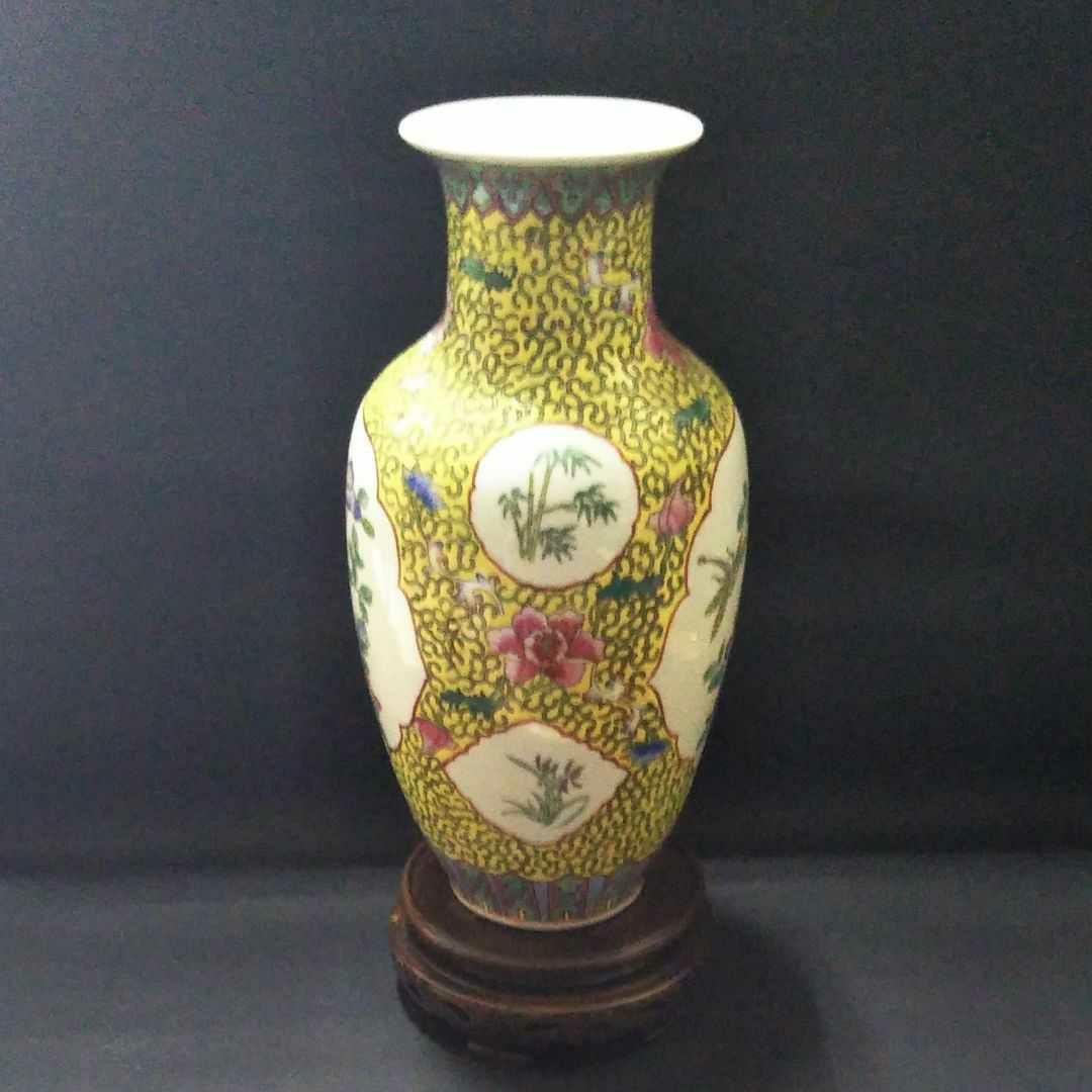 中国古美術/粉彩纏枝花鳥紋瓶/ (底款:乾隆年製)