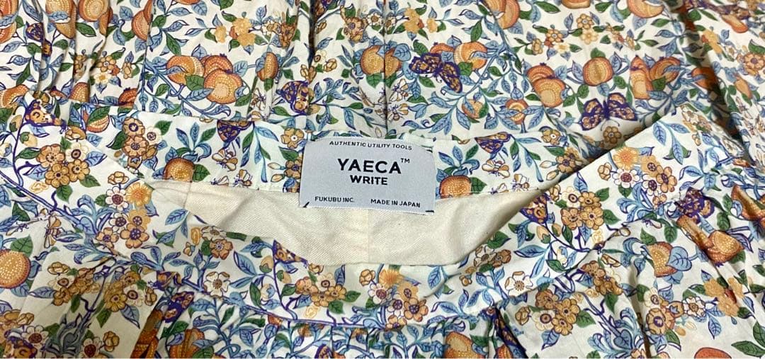 【美品】　YAECA リバティー柄タックキュロット