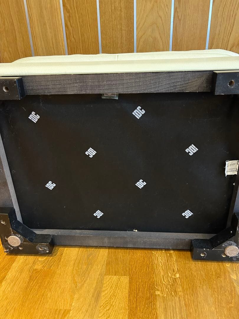 Beniko　IDC大塚家具 オットマン　総本革張り