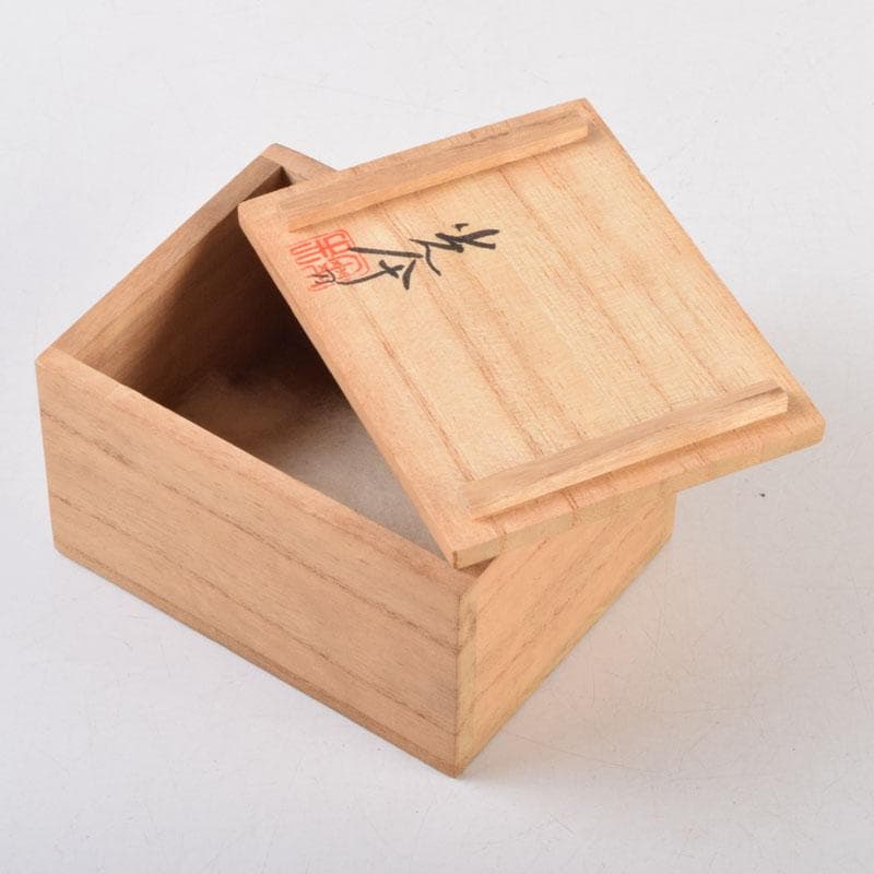 茶道具　飛騨一位一刀彫　川上彫房　香合　在銘　共箱　V　8797