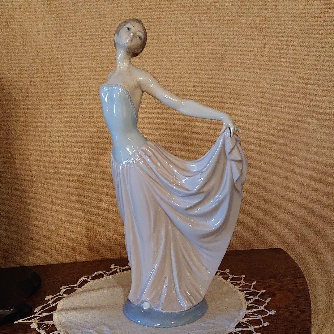 リヤドロ LLADRO 踊る少女 陶器 人形 置物