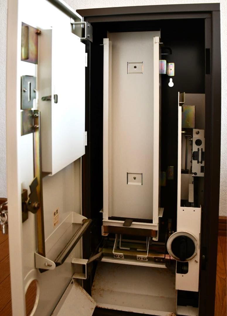 ダイト電源不要の自販機 手動式自動販売機 鍵付き シャンプー 昭和