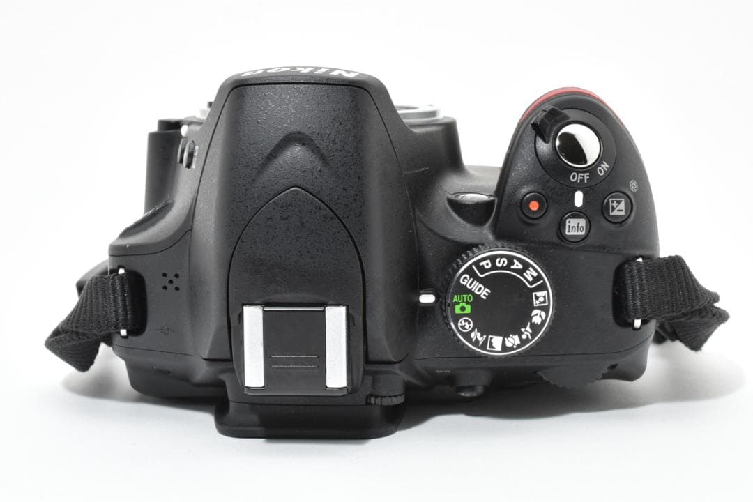 ☆撮影枚数3885枚・超美品☆ ニコン D3200 ボディ #20550