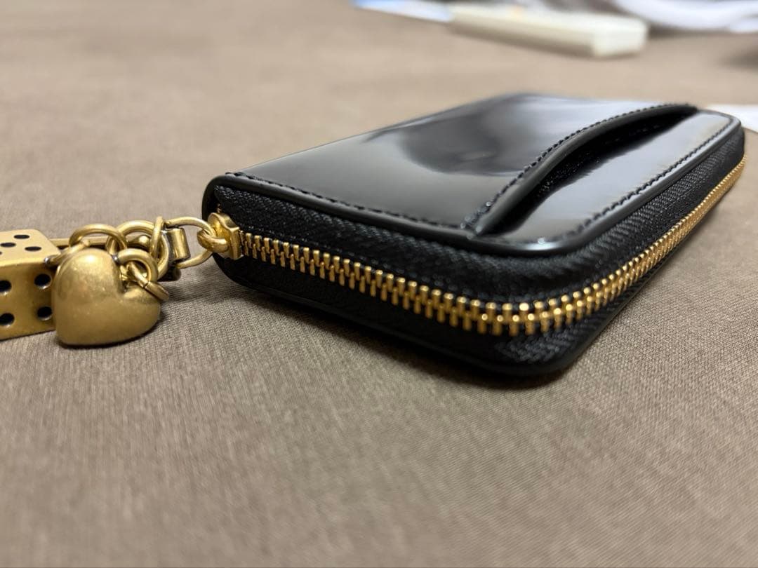 コーチ　エッセンシャル スモール ジップ アラウンド ウォレット・チャーム