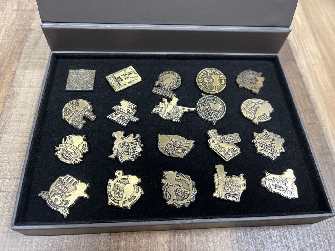 名探偵コナン ムービーマークピンバッジコレクション - メルカリ