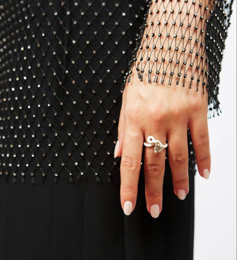 TRILLION VINE RING IN WHITE ベア ボンジェスカ