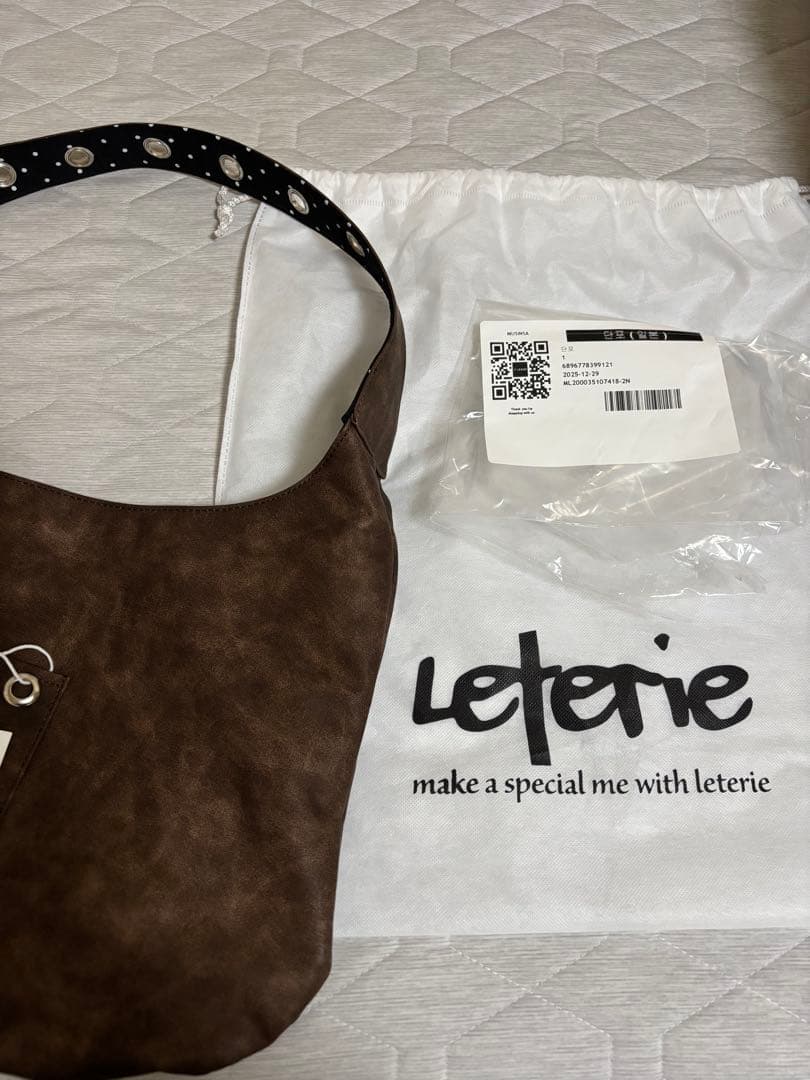 LETERIE バックルリバーシブルショルダーバッグ
