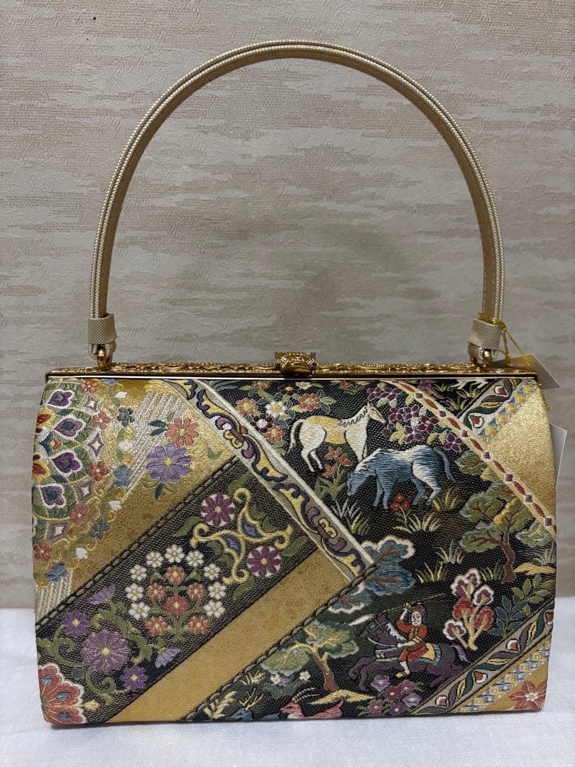 和装用草履バッグセット　金　正絹　正倉院模様　刺繍　多色使い　成人式　未使用品
