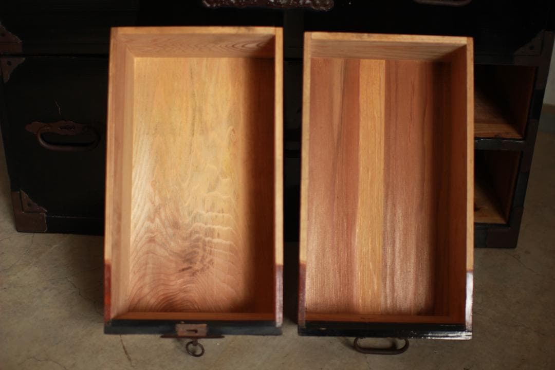 綺麗な打ち出し金具庄内箪笥 4杯 タンス 収納 古家具 古民家 時代家具