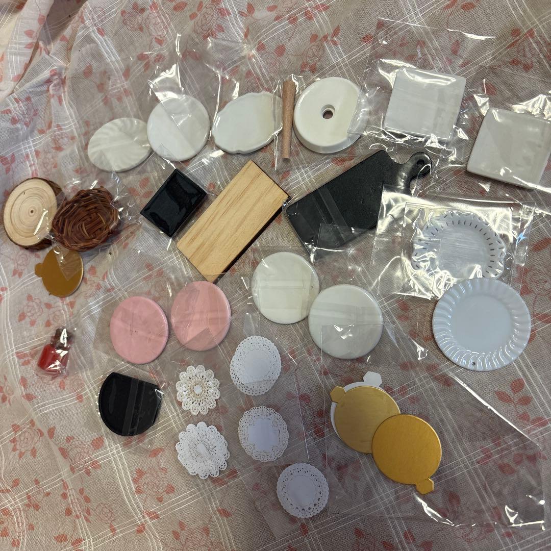 アシェット樹脂粘土でつくるミニチュアフード　テキスト創刊号〜125号　小物付き