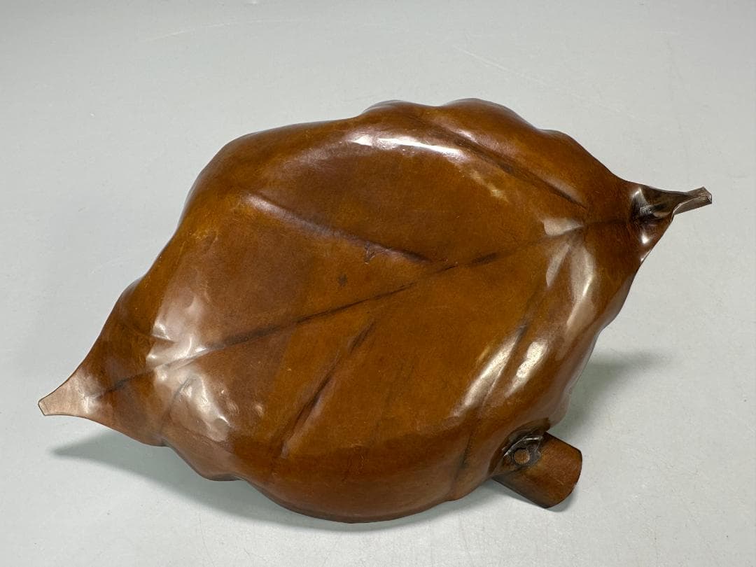 銅製　葉っぱ形灰皿　在銘　供箱