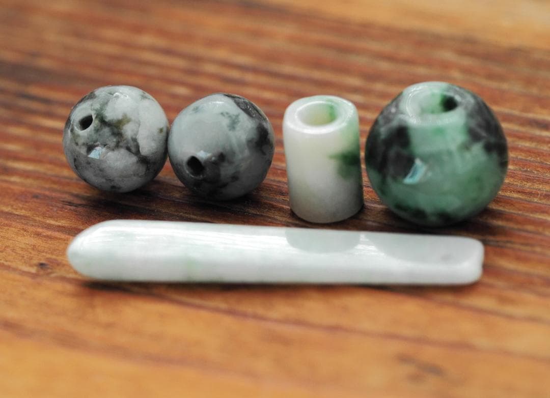 糸魚川翡翠勾玉ルース和装根付天然無処理ヒスイ鑑賞お守り 糸魚川翡翠