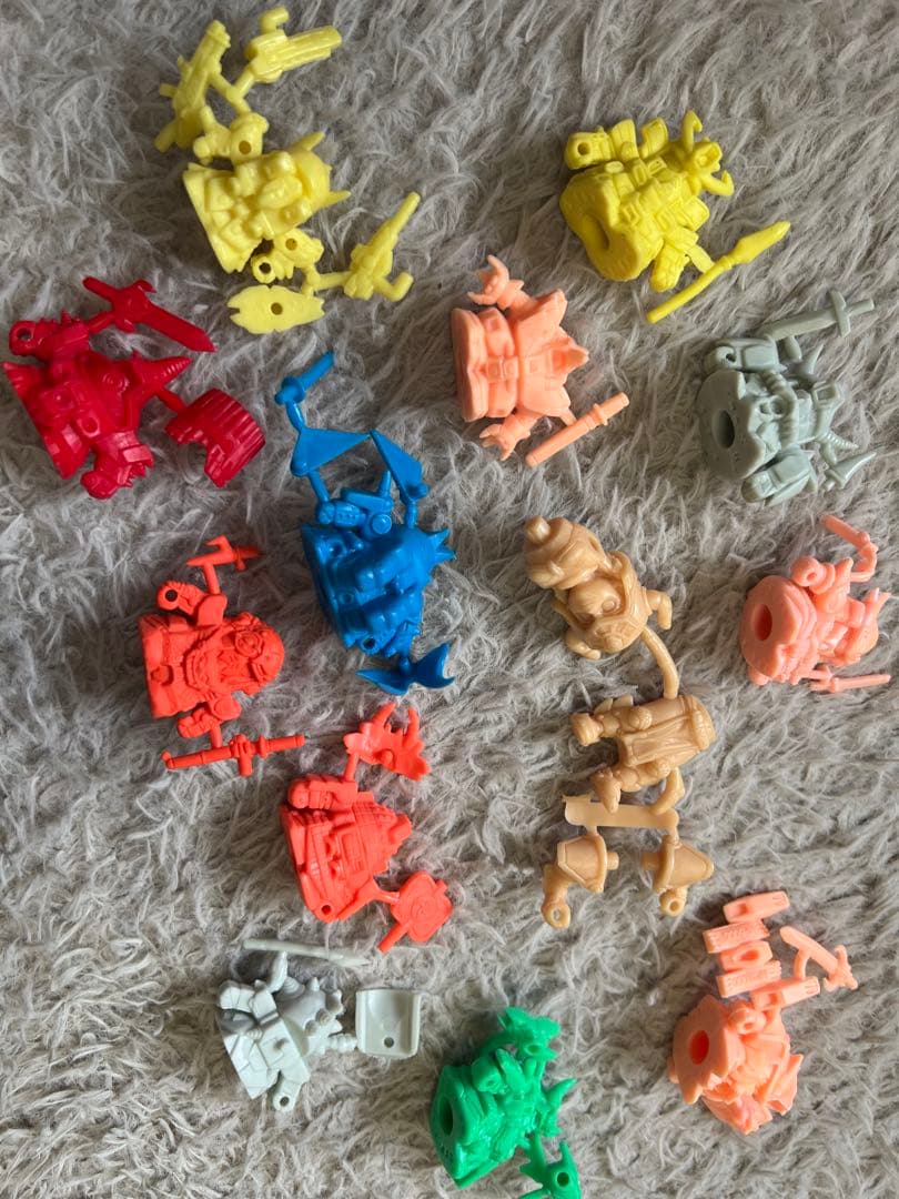 ガンプラ　ガン消し　ロボットプラモデルパーツセット 多色　まとめ売り