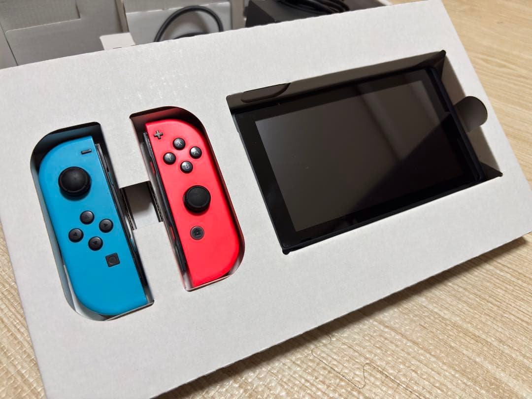 a*様 【箱付き・液晶美品】Nintendo Switch 本体 旧型 スイッチ