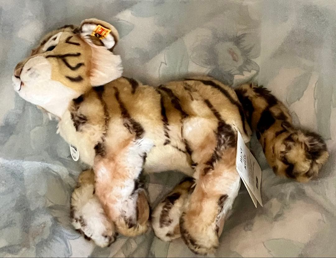 steiff シュタイフ トラ　赤ちゃん　ぬいぐるみ