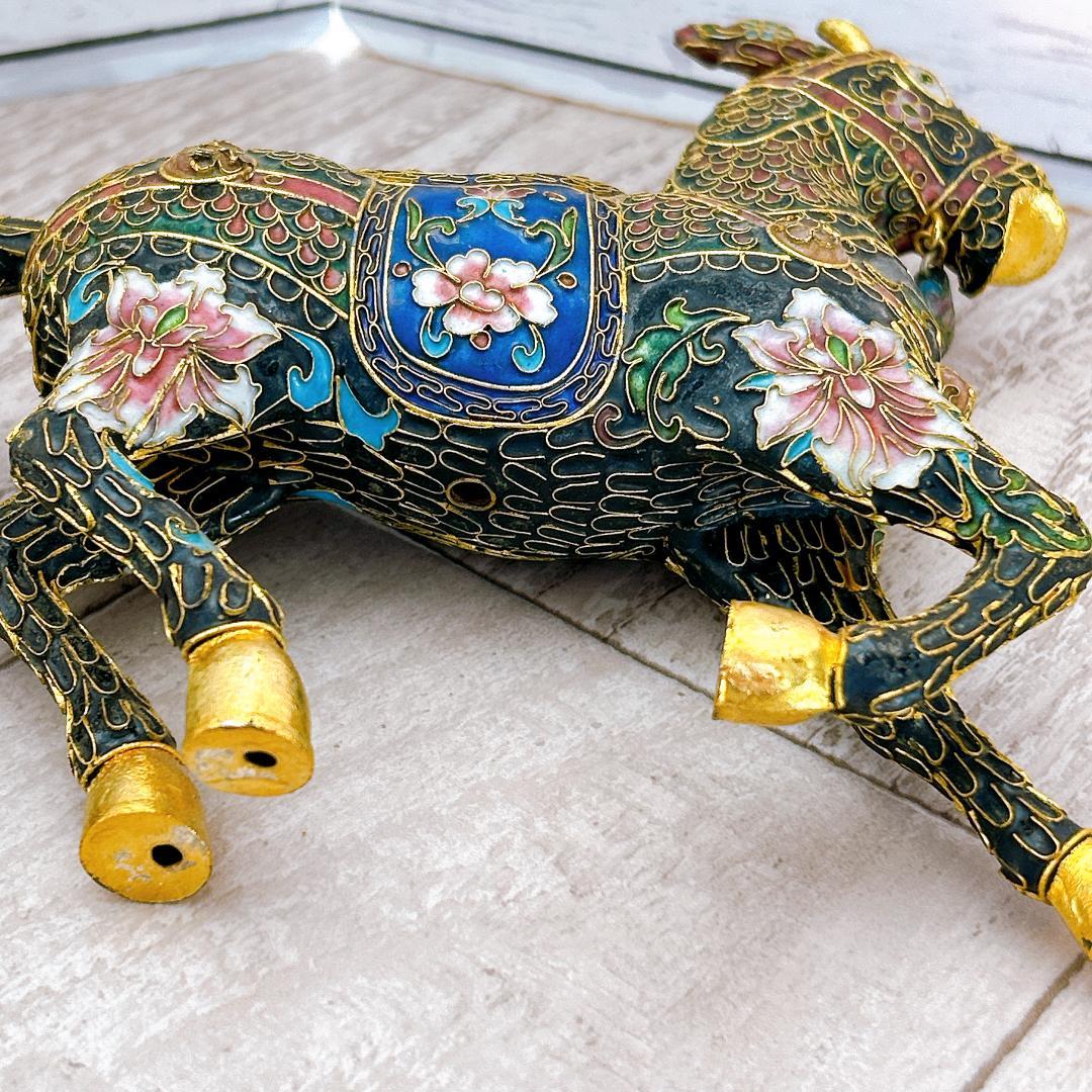 七宝焼 馬の置物 台付き 時代物 中国 繊細 首元装飾
