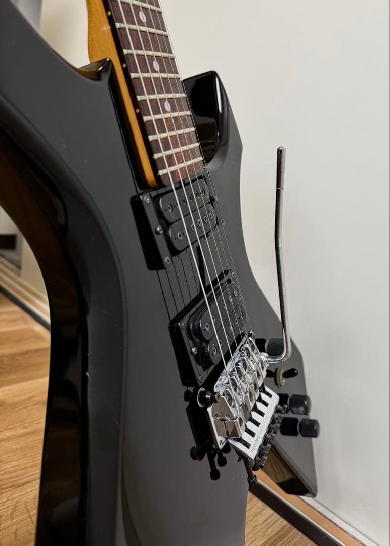 B.C. RICH Warlock エレキギター セミハードケース付き