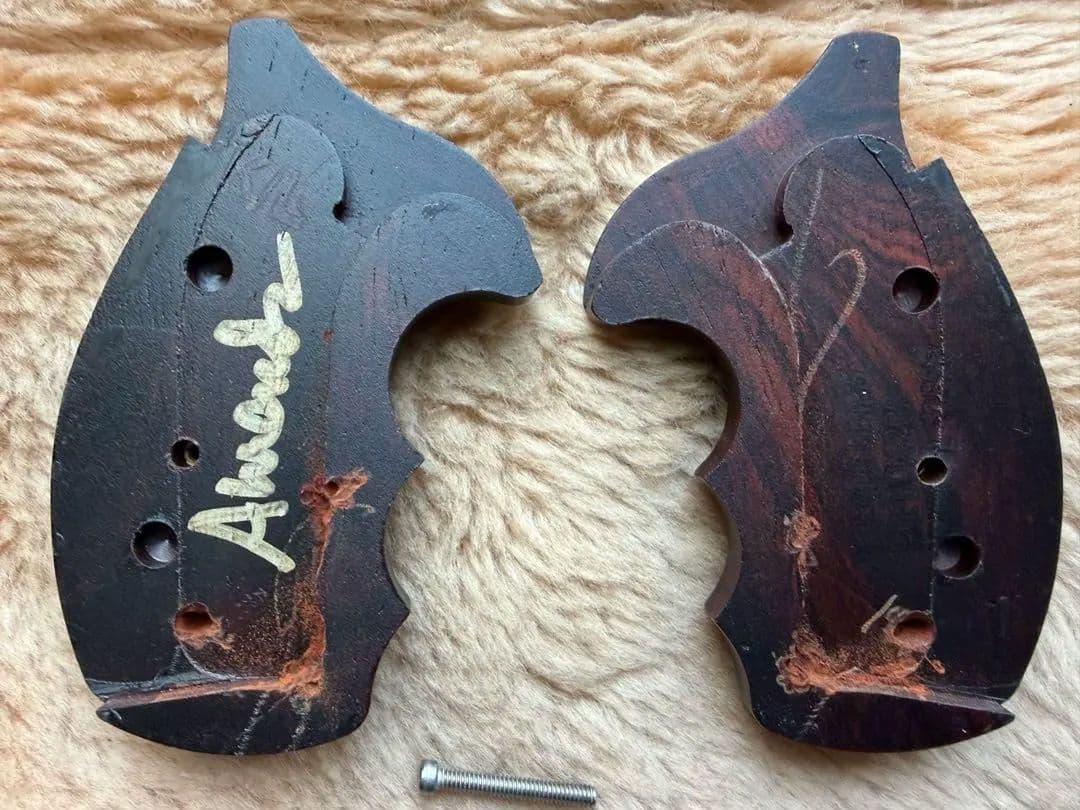 キムアーレンズ製 ファイティング 木製グリップ Kフレーム ラウンド