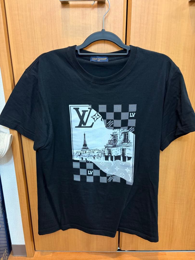 ルイ・ヴィトン グラフィックTシャツ ブラック - メルカリ