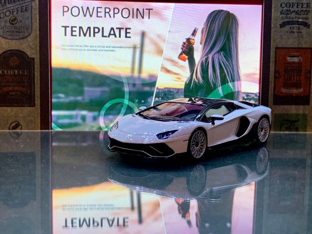 1/43 ランボルギーニ アヴェンタドール Ultimae Bianco Isi