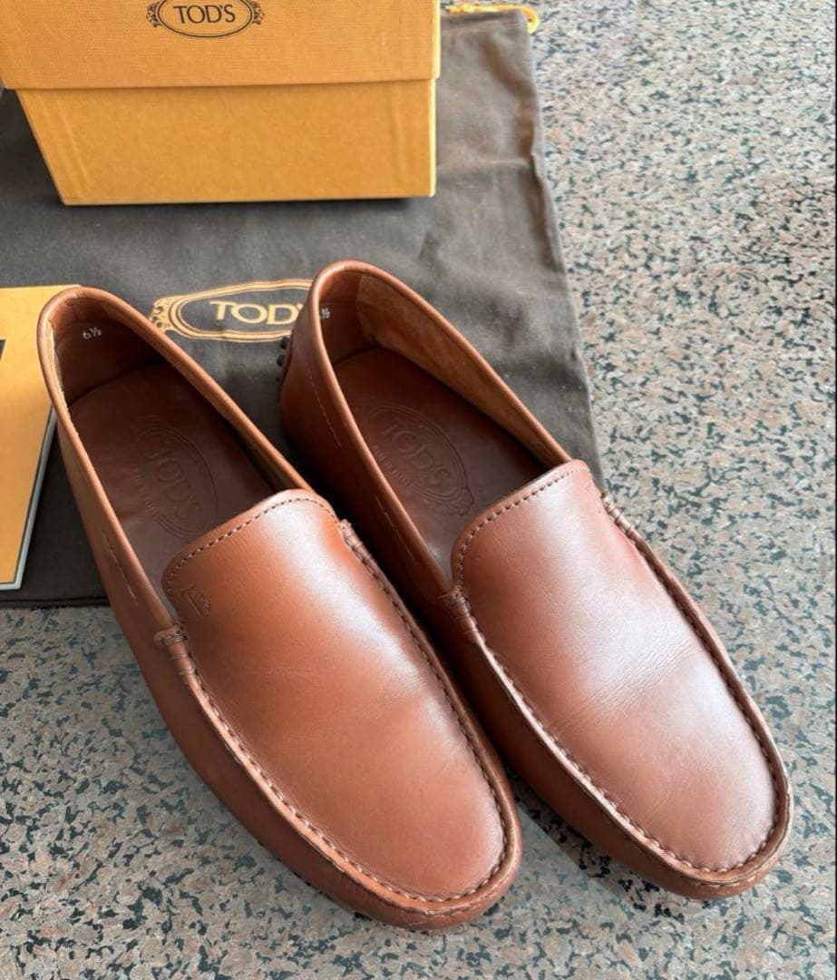 TOD'S トッズゴンミーニ　ドライビングシューズ　カタログのオマケ付き