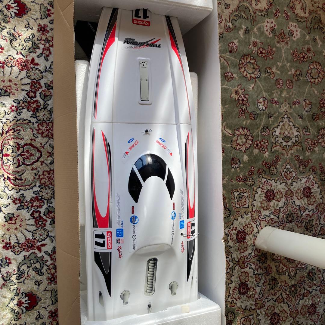 TWIN STORM 800 ラジコンボート