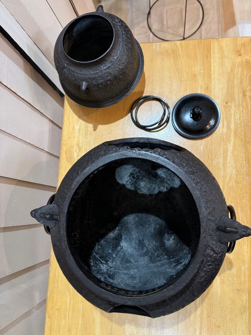 鉄製茶釜 風炉釜 茶道 年代物 骨董品鉄製 アンティーク装飾的デザイン