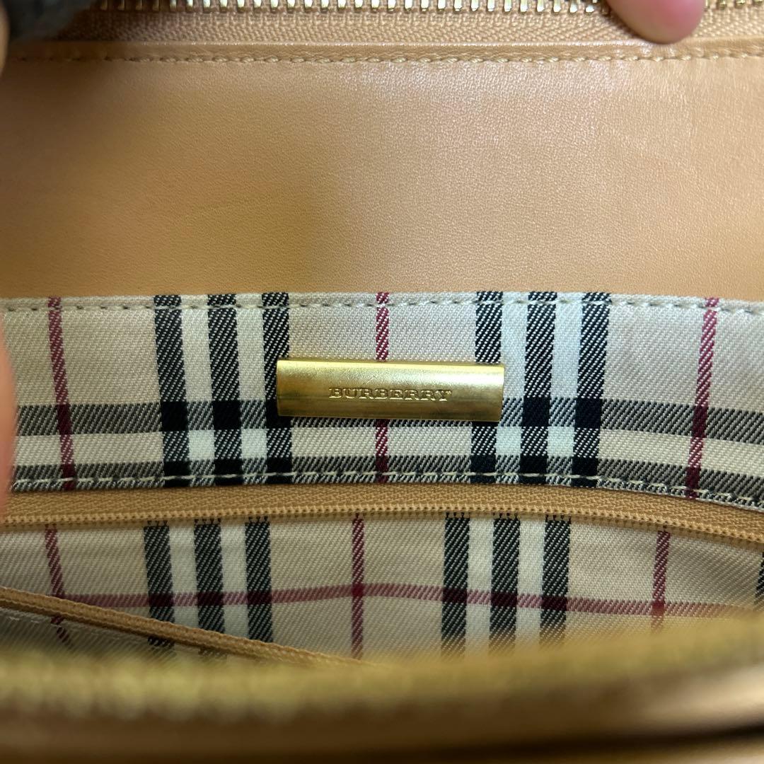 BURBERRY ベージュ レザートートバッグ