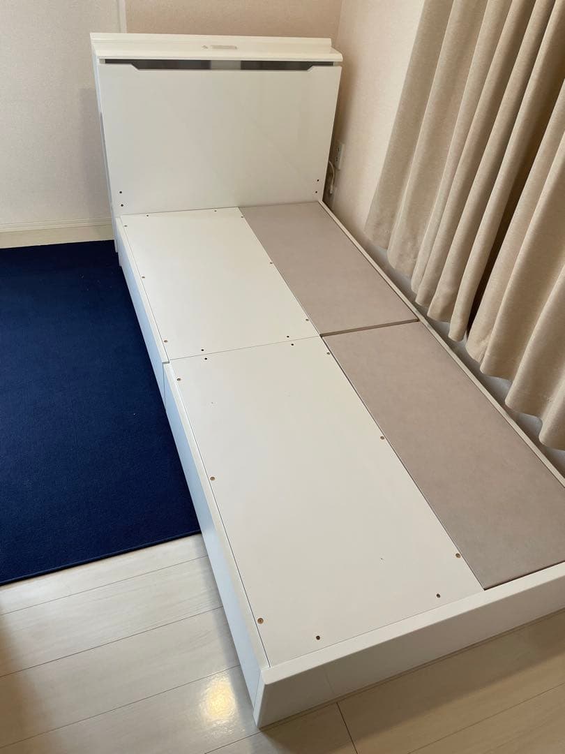 ニトリ　ホワイト シングルベッドフレーム