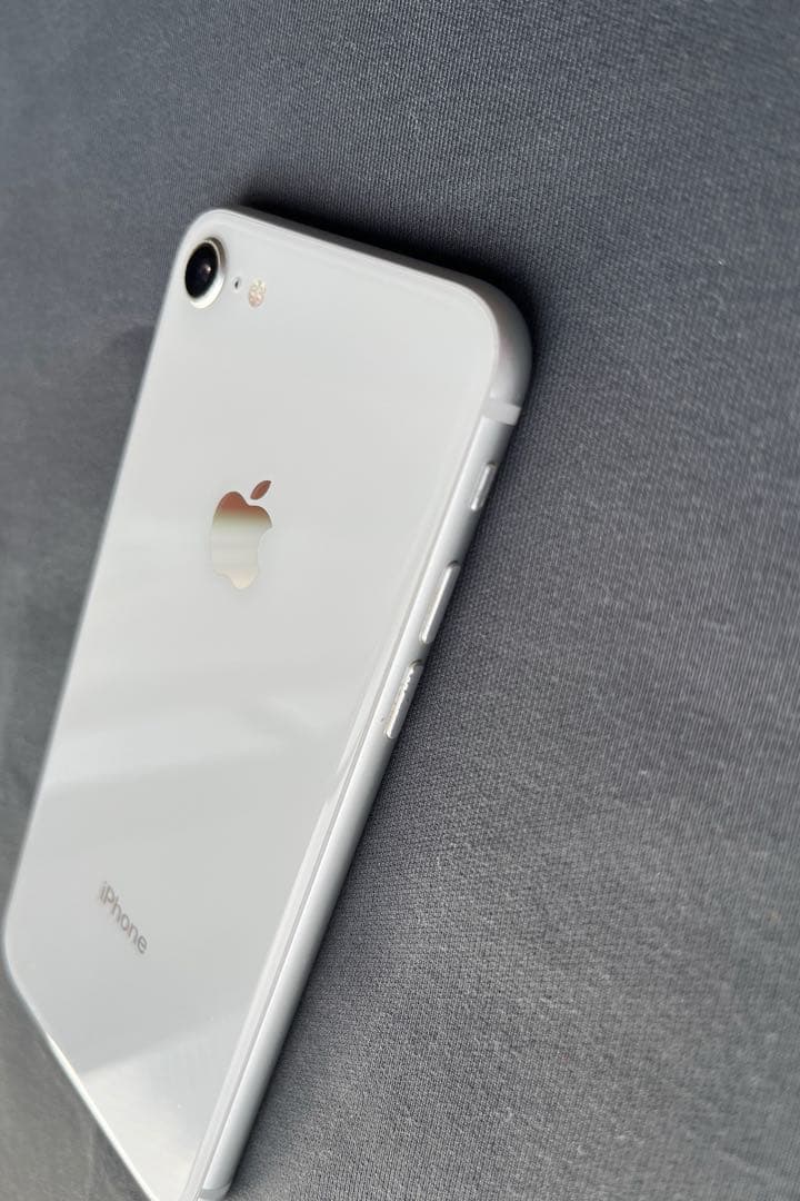 Apple iPhone 8 64GB シルバー SIMフリー Apple iPhone 8 64GB