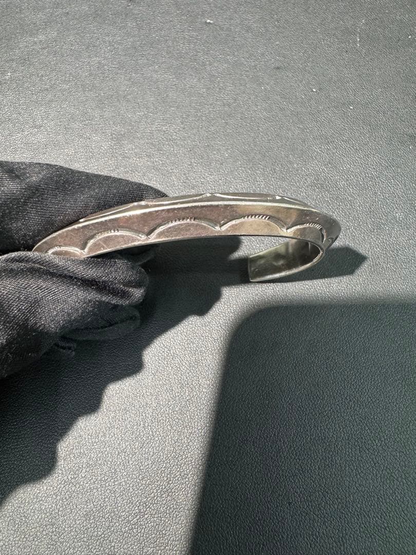 Tahe ナバホ族 バングル スタンプワーク インディアンジュエリー